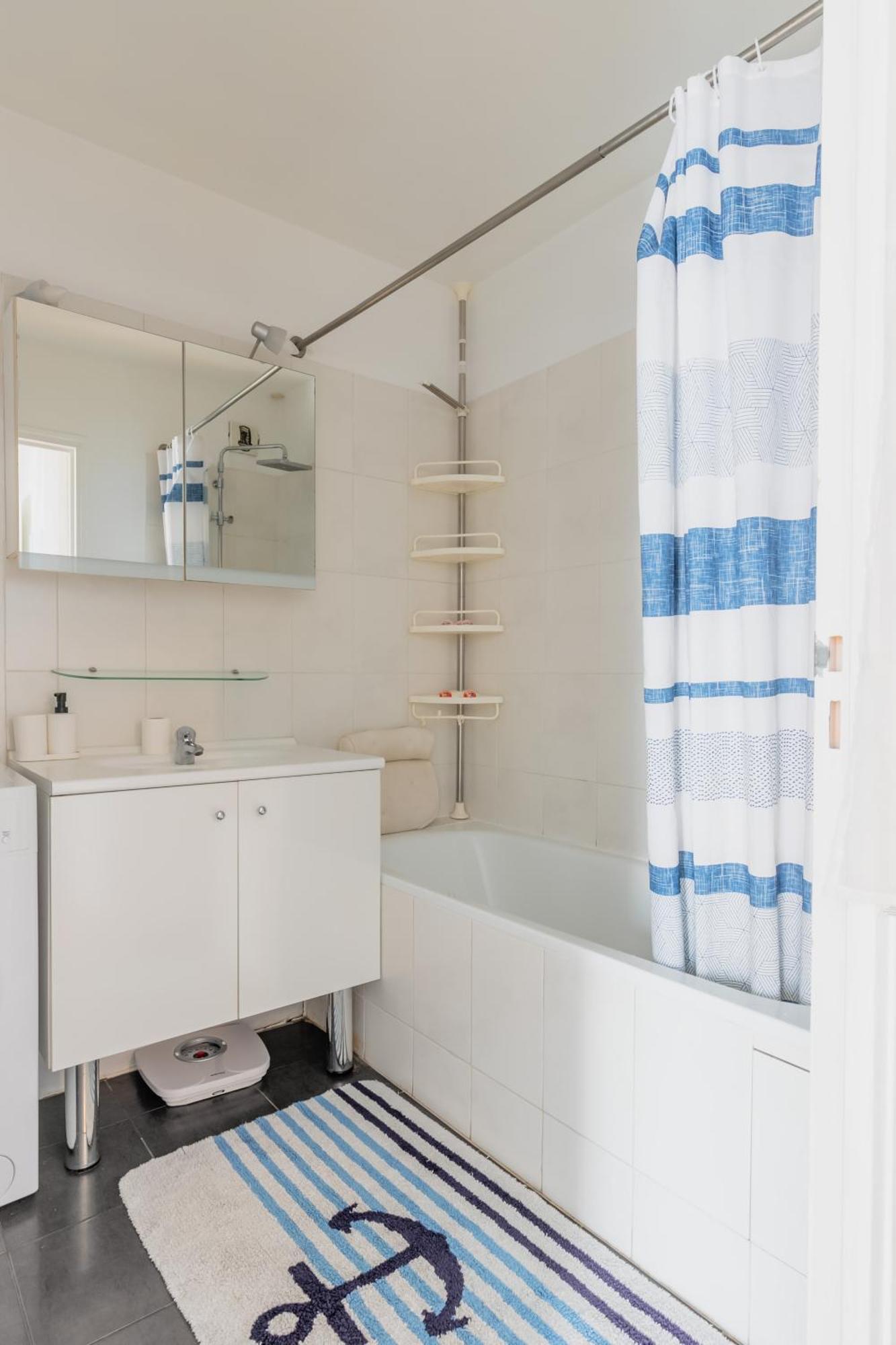 Transports, Parking, A/C & Equipped For Long Stays Saint-Ouen  Esterno foto