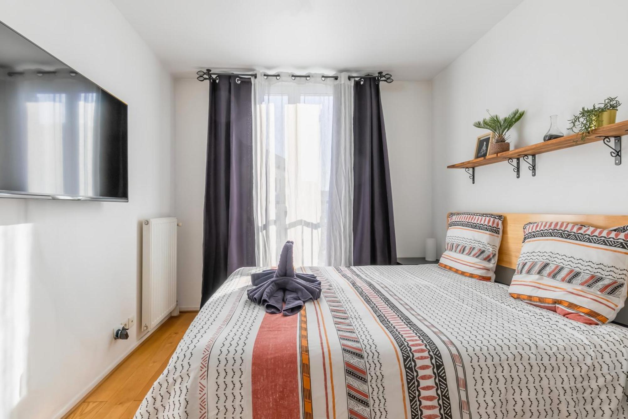 Transports, Parking, A/C & Equipped For Long Stays Saint-Ouen  Esterno foto