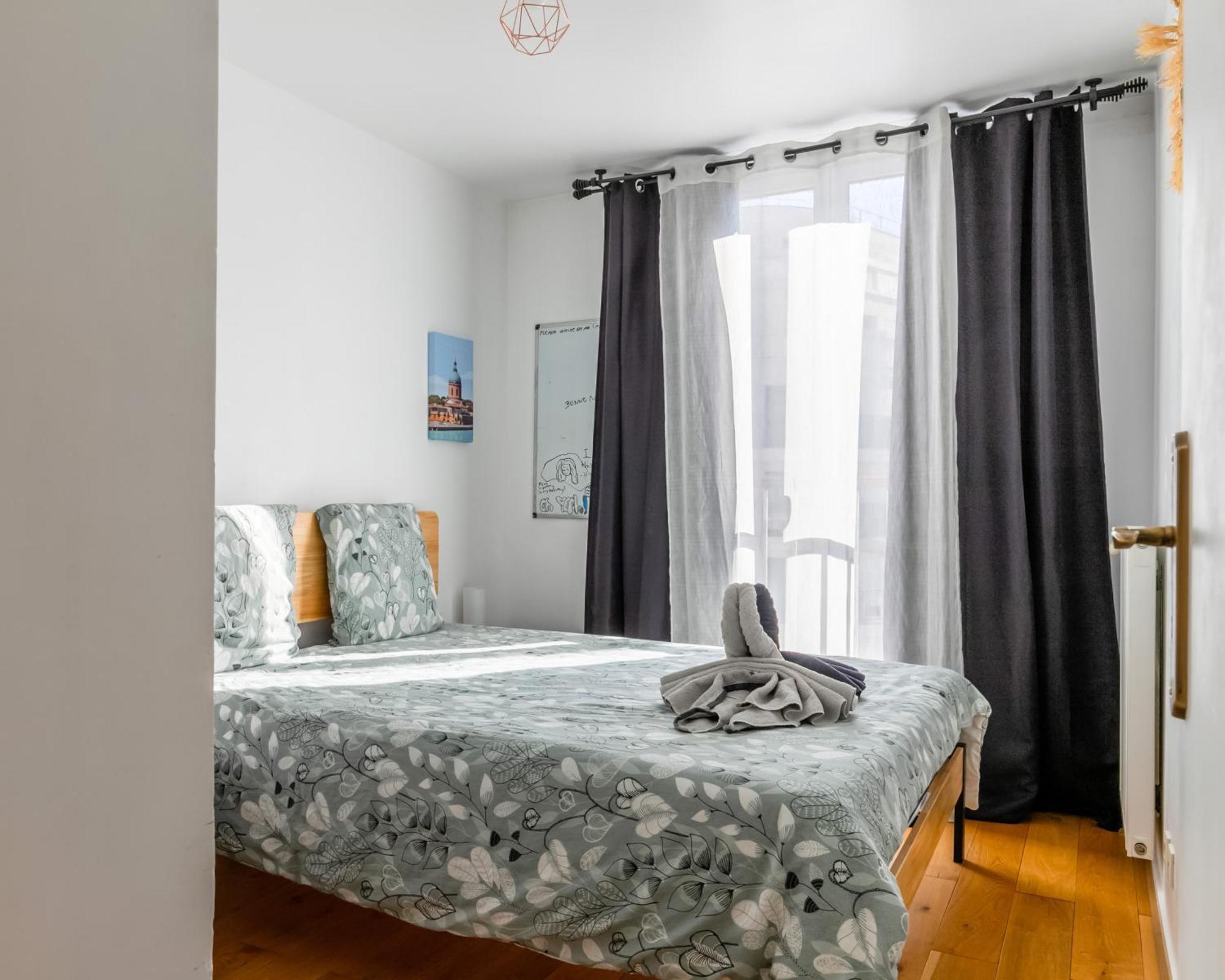 Transports, Parking, A/C & Equipped For Long Stays Saint-Ouen  Esterno foto
