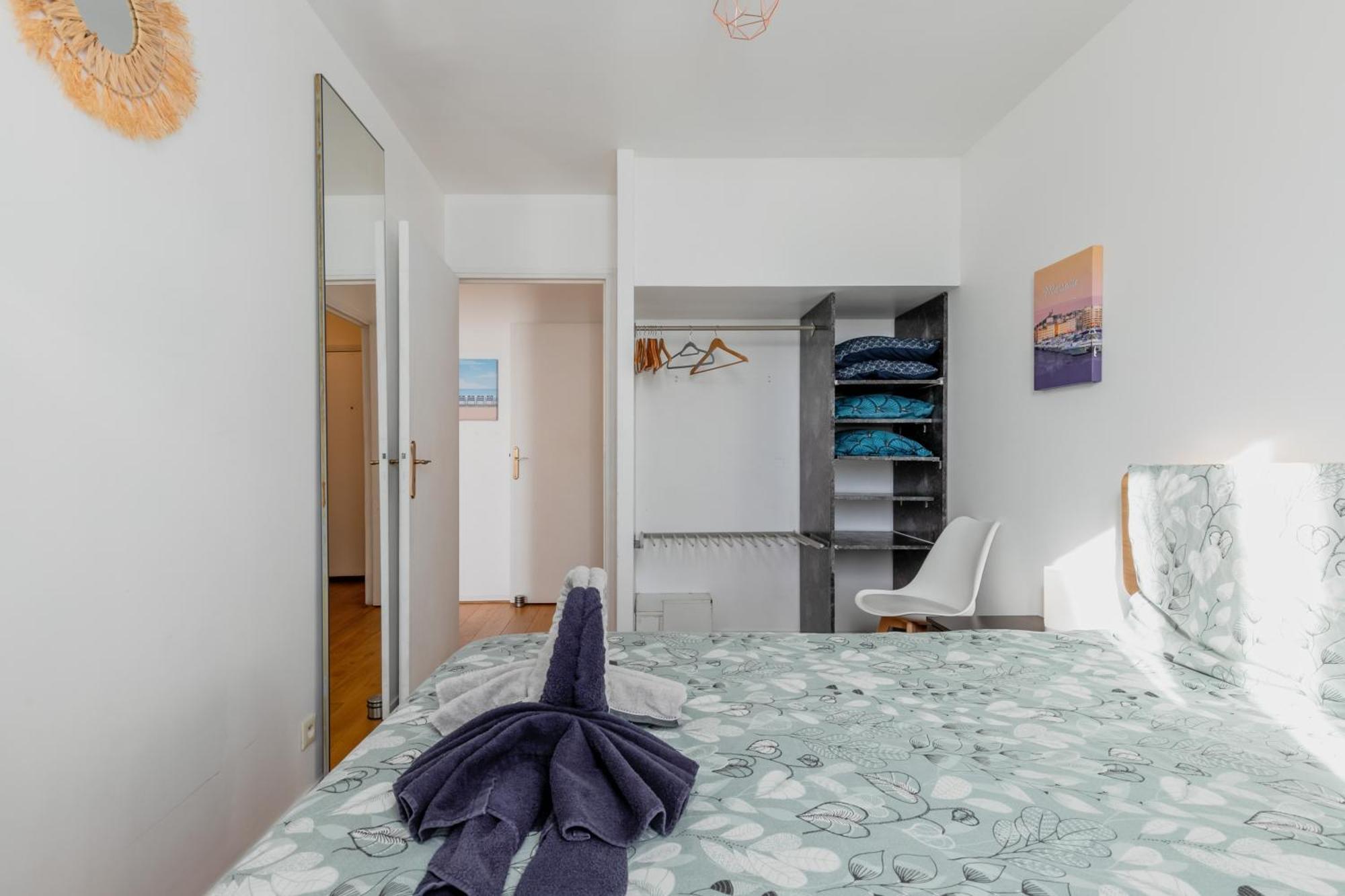 Transports, Parking, A/C & Equipped For Long Stays Saint-Ouen  Esterno foto